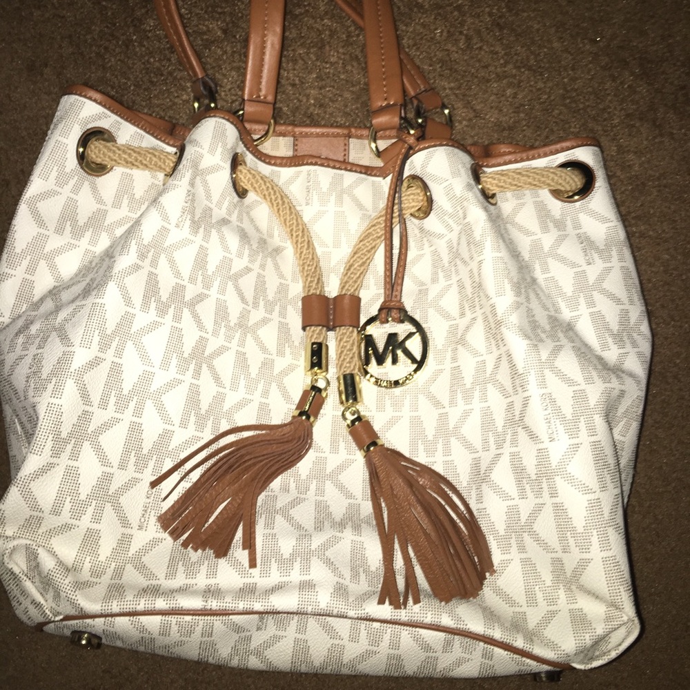 MK LG Marina Gathered Tote-White/Gold